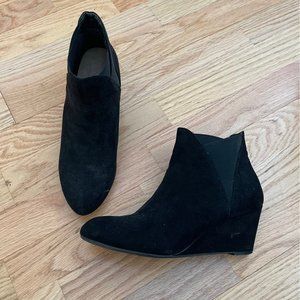 New Directions suede boots with heel.  Size 9.  Worn one time.